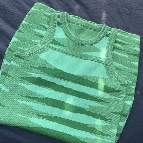 Never worn - out of stock on Amazon - Picture 3 of 3